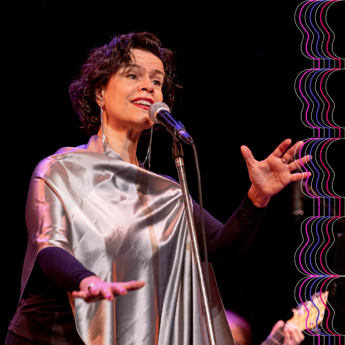 Ana Luiza em apresentação como solista junto à Orquestra Filarmônica de Violas